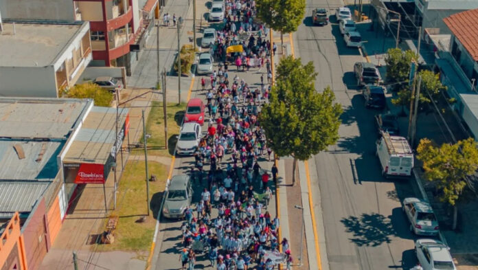 Caminata en Plottier Todos somos parte