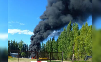 Incendio en un depósito sobre calle Vélez Sarfield