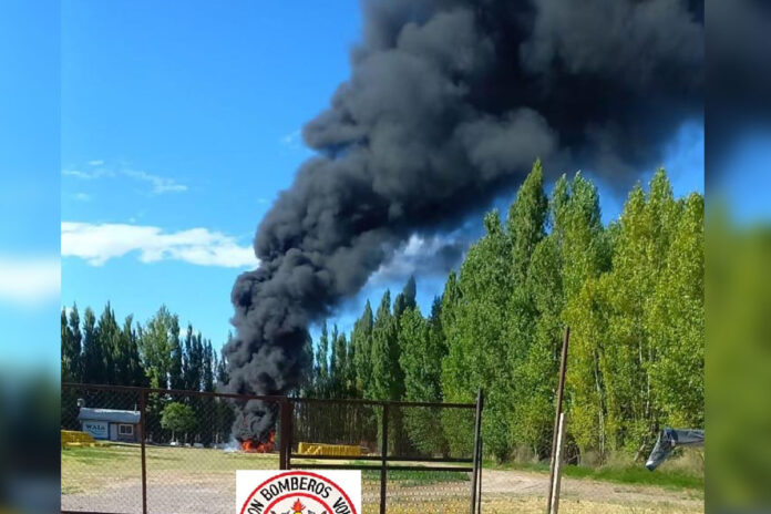 Incendio en un depósito sobre calle Vélez Sarfield