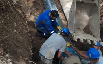 FALTA DE AGUA POR UN CAÑO ROTO