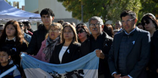 Senillosa reafirmó la memoria y la soberanía en un emotivo acto