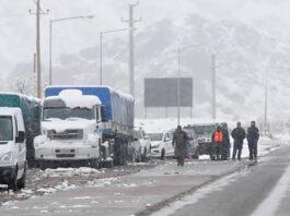 La nieve no deja cruzar a Chile por Pino Hachado