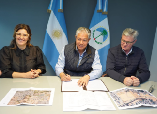 Firman convenio para construir complejo habitacional para adultos mayores