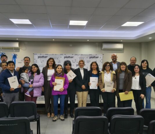 Histórico: familias de La Herradura avanzan en su escritura